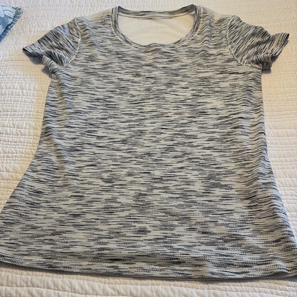 Lululemon Beat The Heat Short Sleeve Mesh Back Shirt Size 8